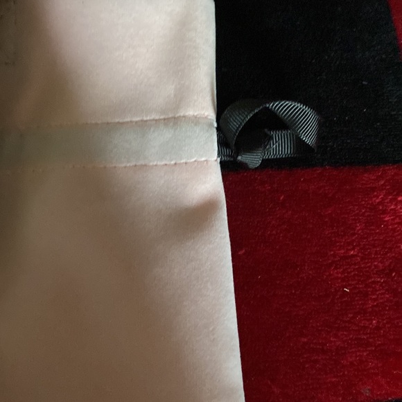 Baby Pink Velvet Reusable Drawstring Bag - Picture 3 of 3